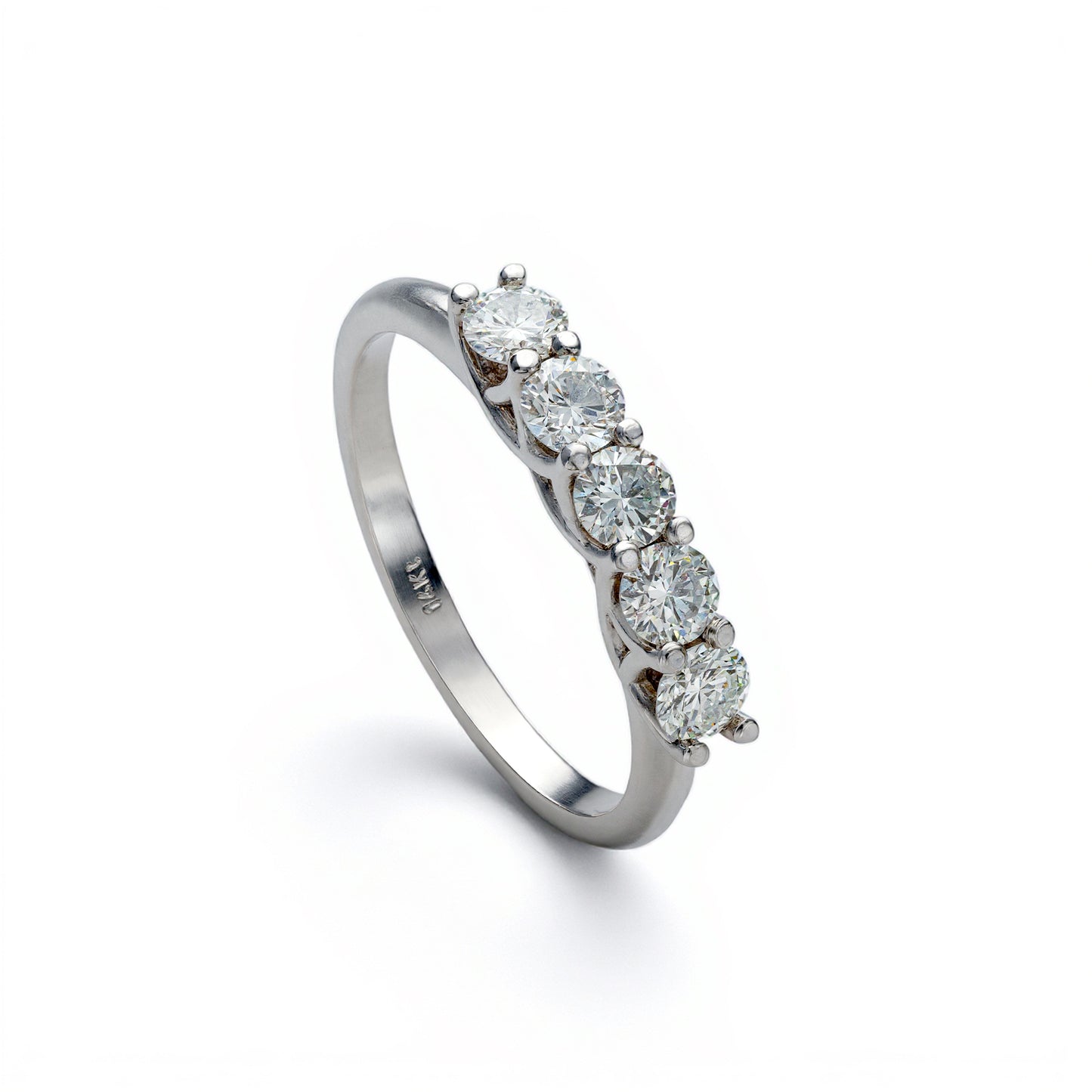 White gold "row" ring 5 diamonds 0.65 carat