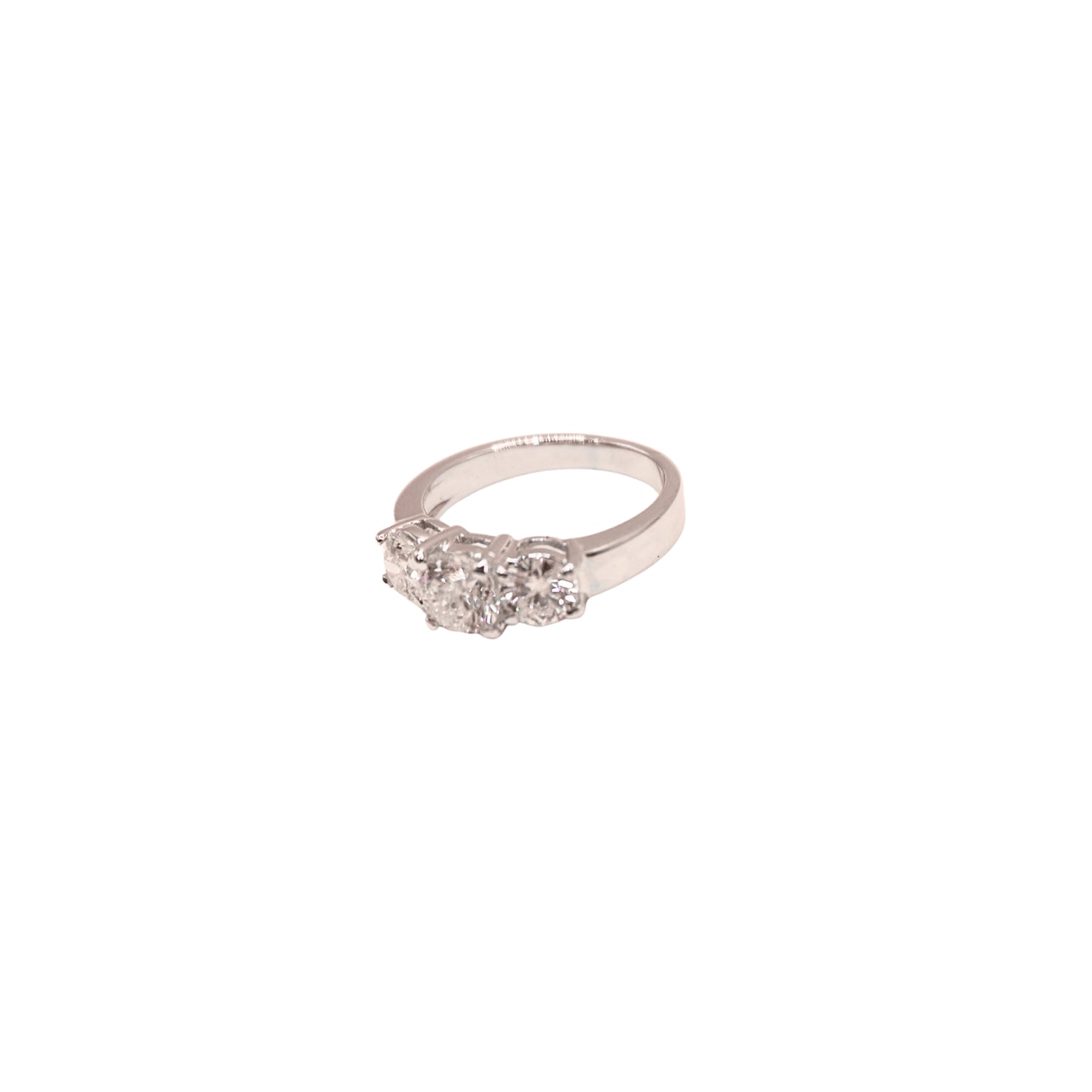 BR 3 stones ring white gold 1.67 carat