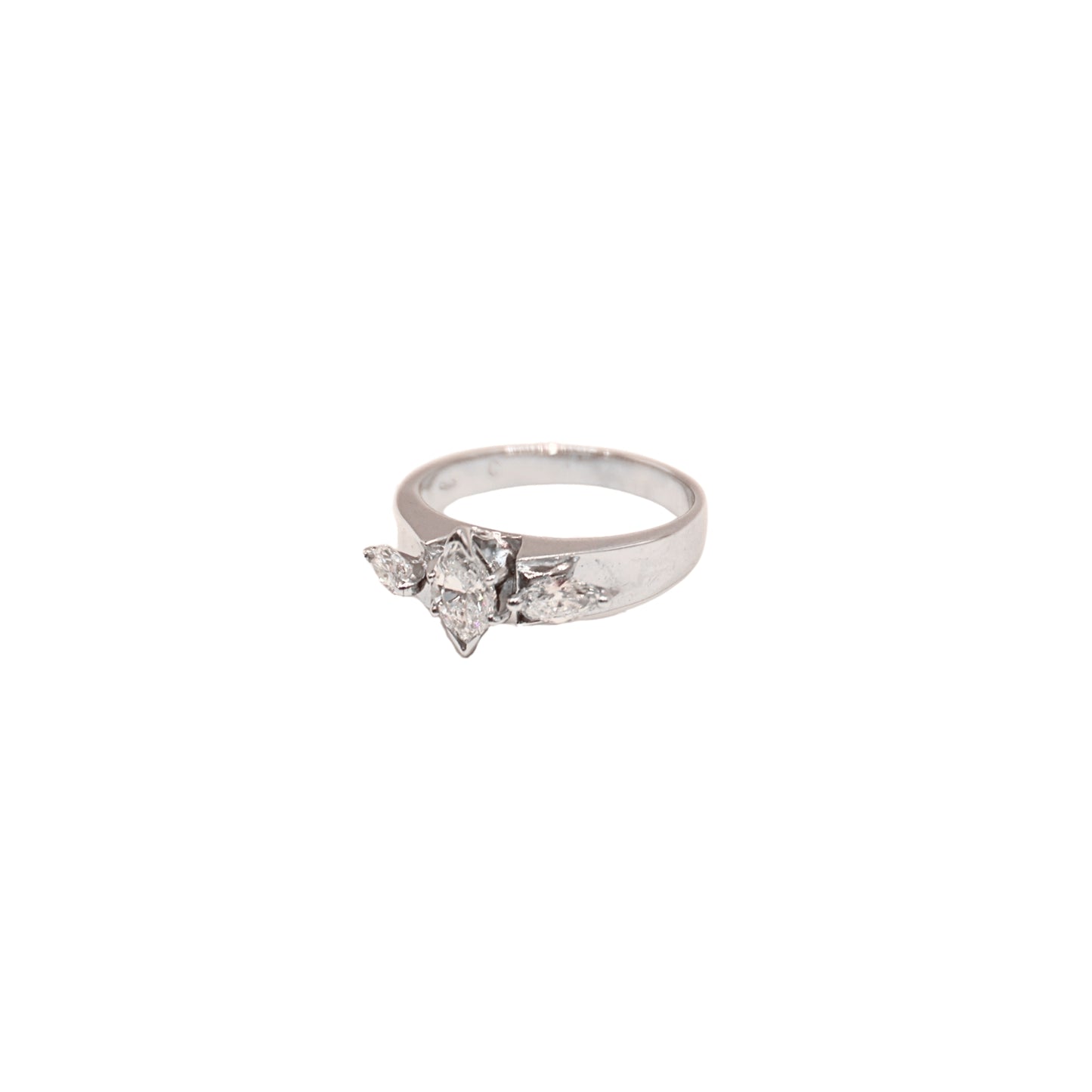 MQ ring white gold F VS1 0.48 carat