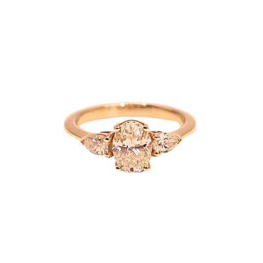 Oval ring yellow gold 1.12 carat GIA L SI2 +2 PS stones